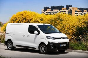 citroen jumpy blanco entorno urbano