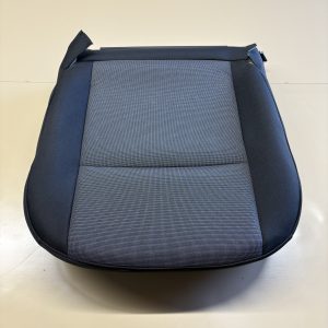 tissu gris et tissu noir